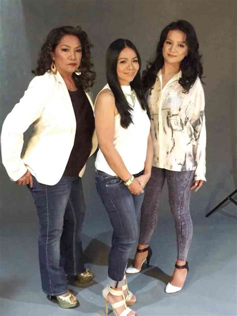 True singing, Tres Marias.